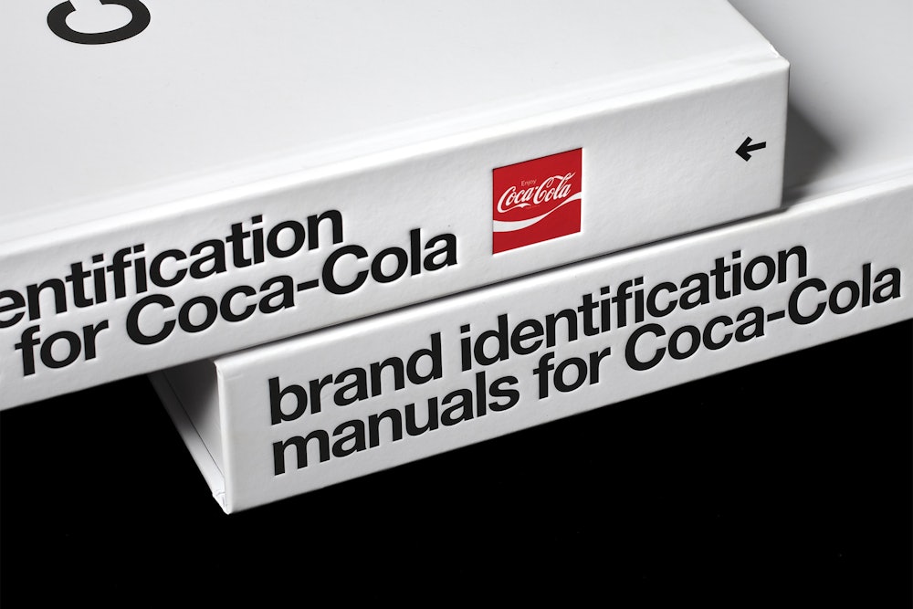 250513 STANDARDS MANUAL COCA COLA 4825 copy