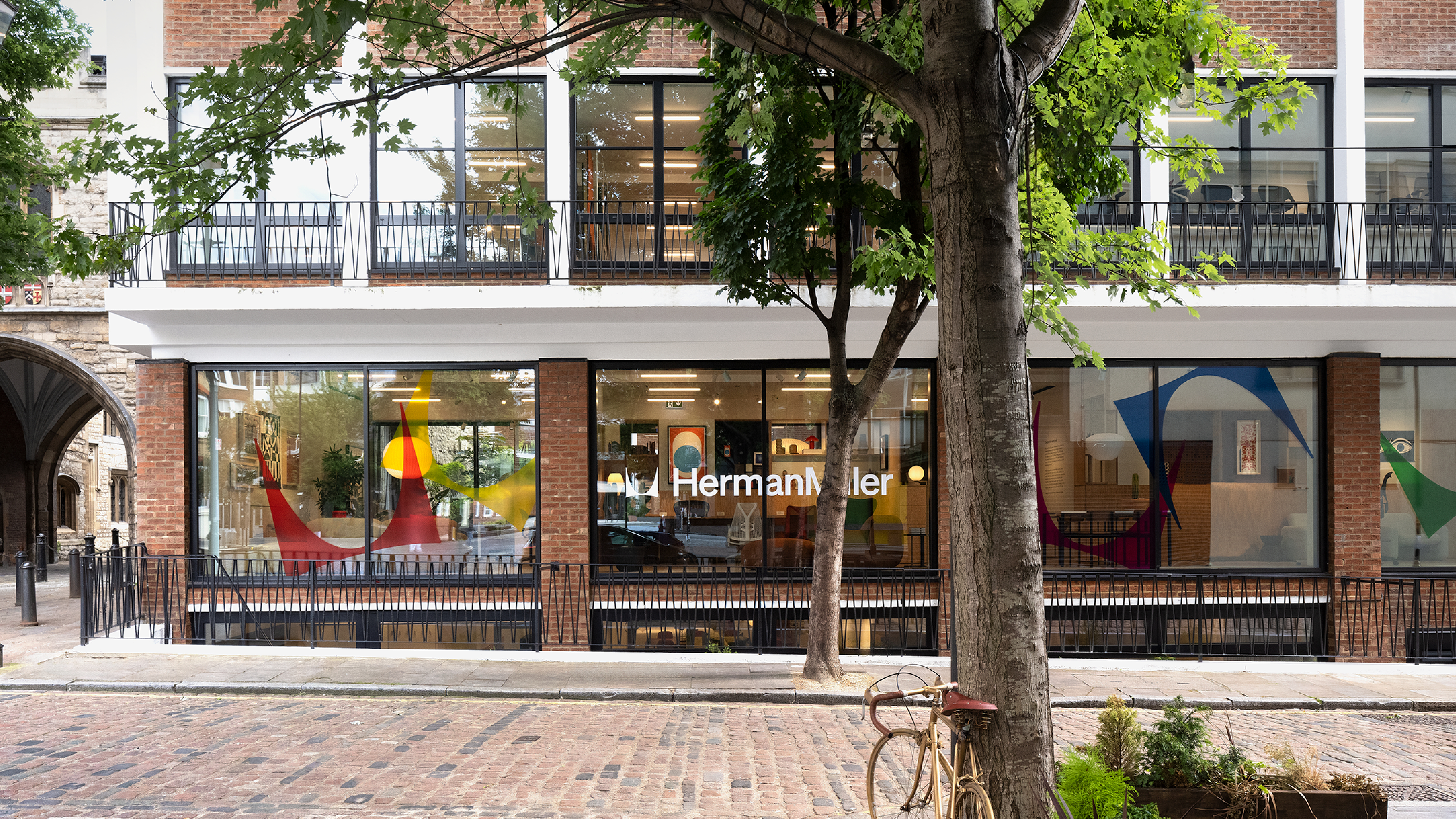 Hermanmiller Website 16x913