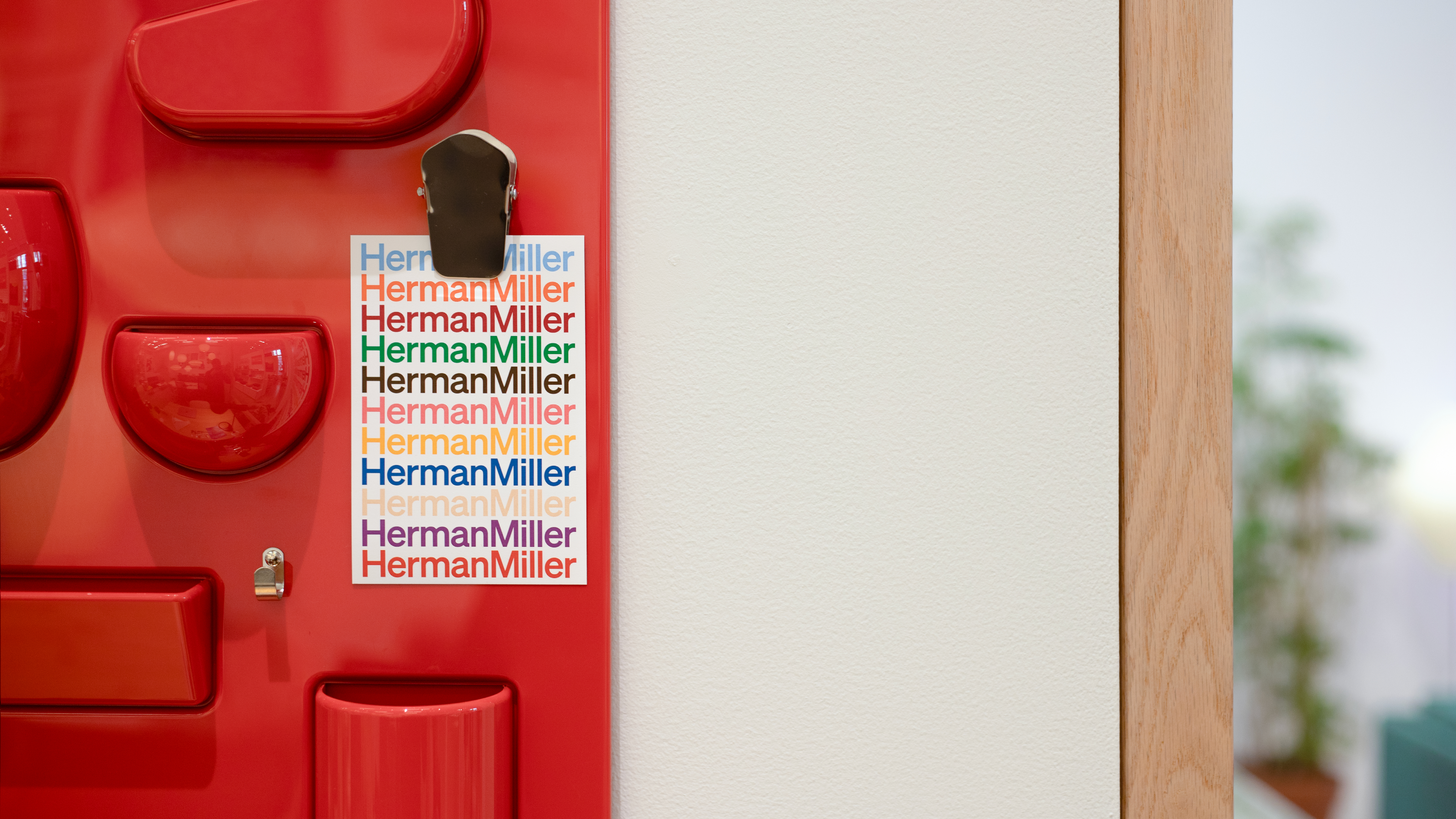 Hermanmiller Website 16x915