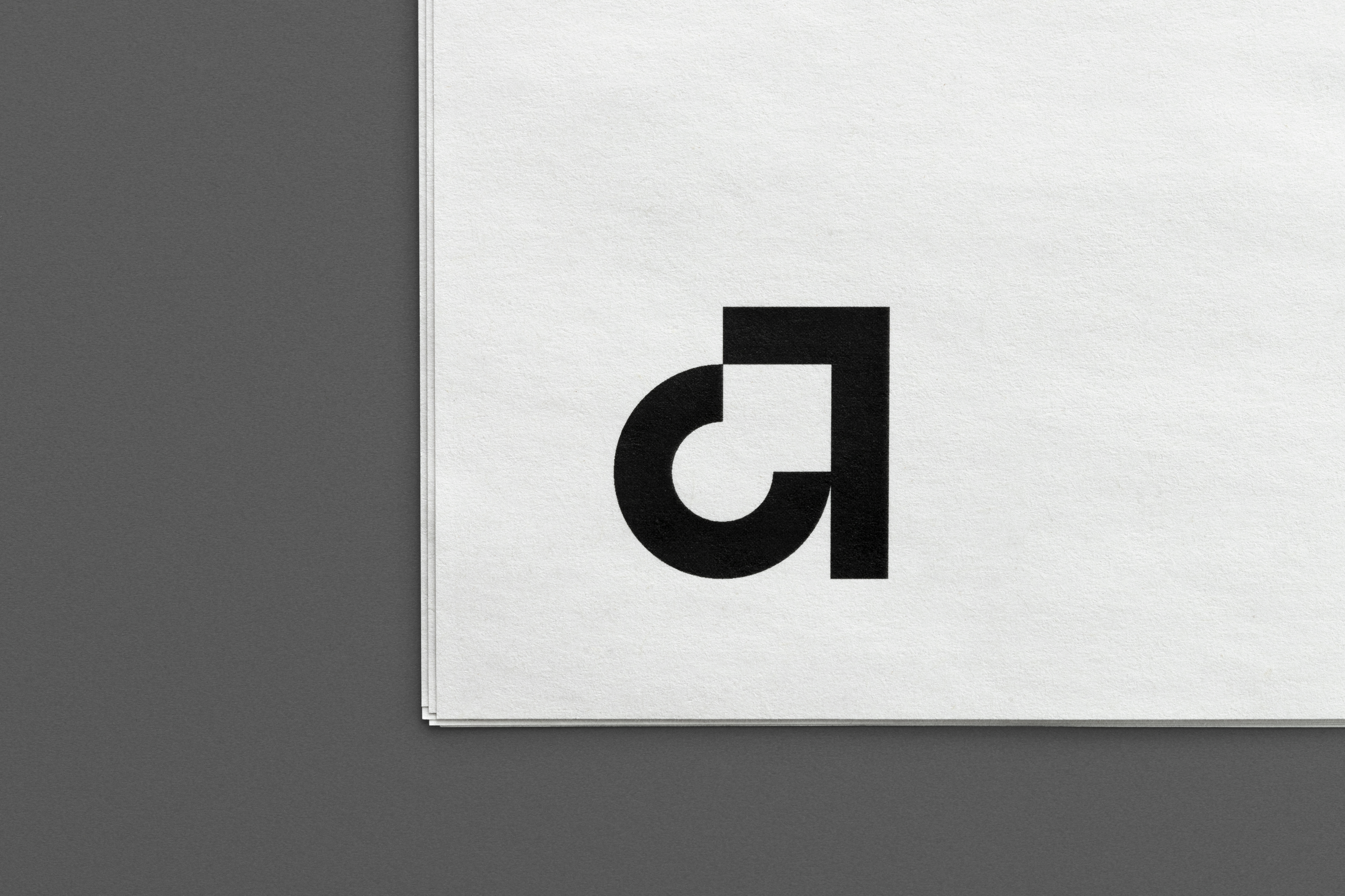 Dadada Newsprint Mark Detail